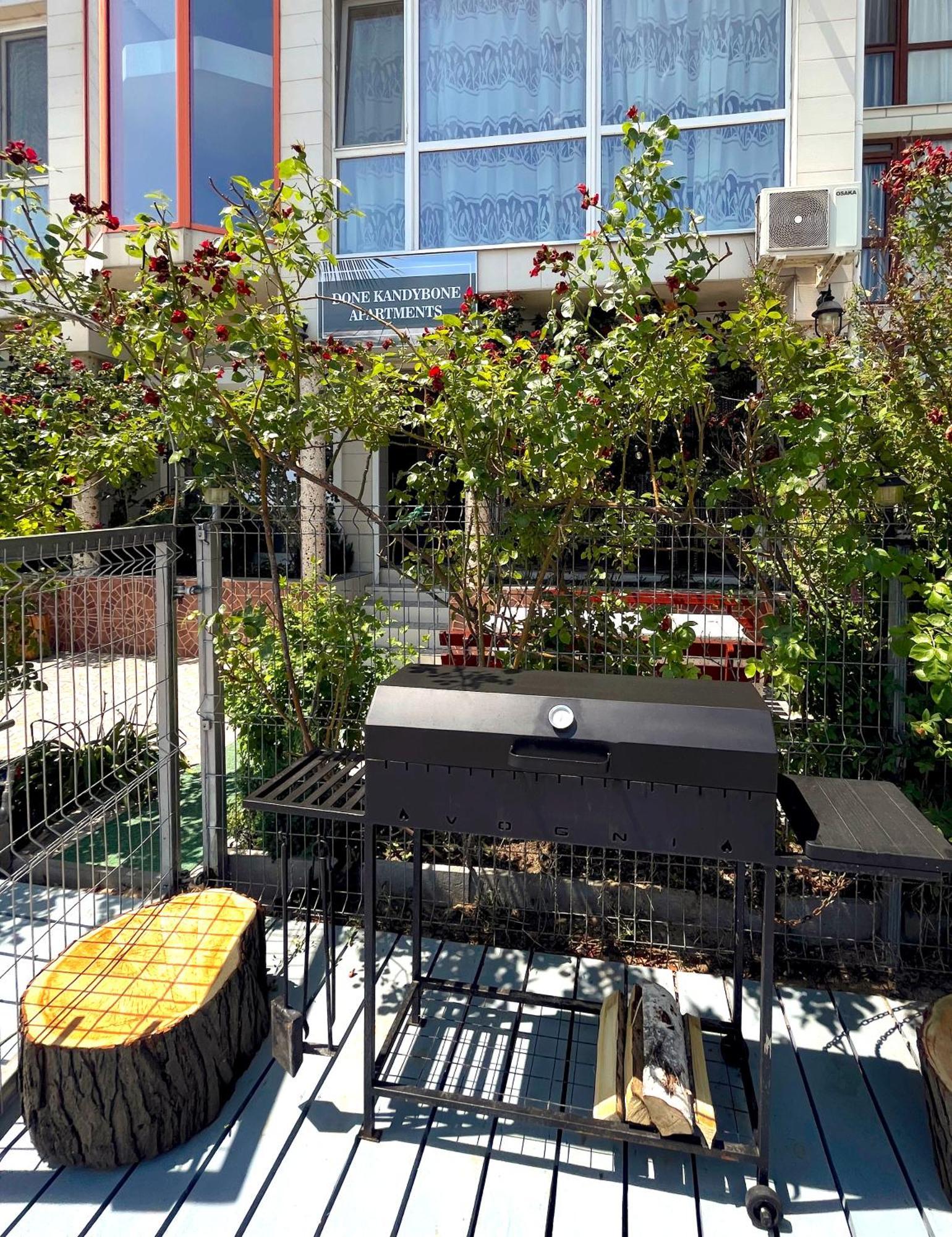Done Kandybone Apartments Burlach'ya Balka Exterior foto